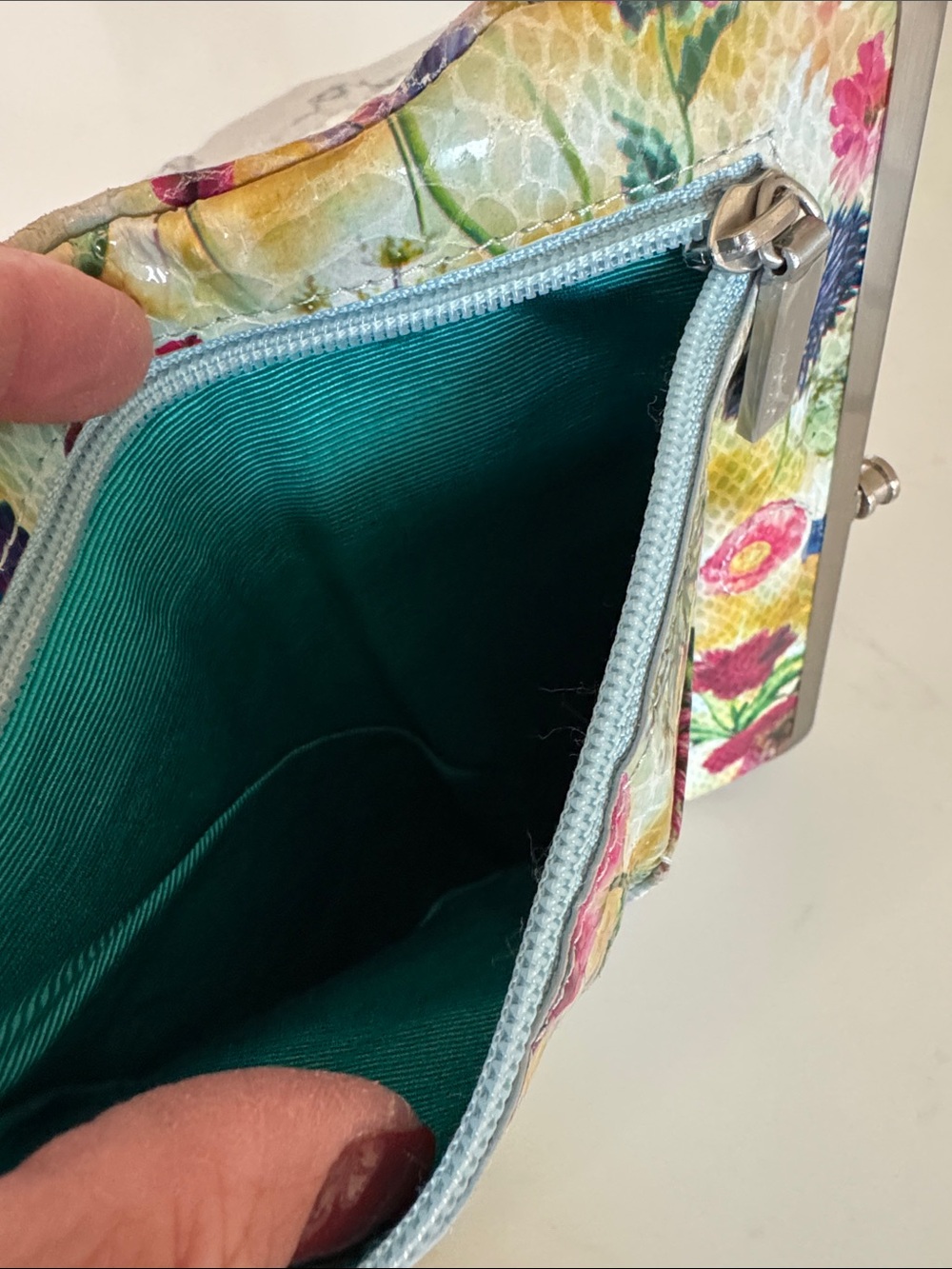 Hobo double sided folding Leather wallet Spring Floral Teal lining organization - Picture 7 of 16